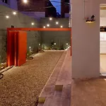 Patio De Caveda Izda