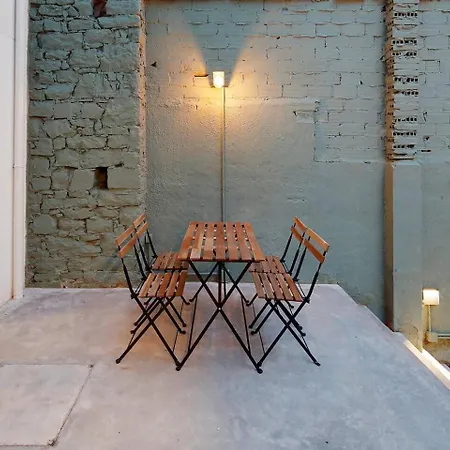 Patio De Caveda Izda. Avg * Gijon
